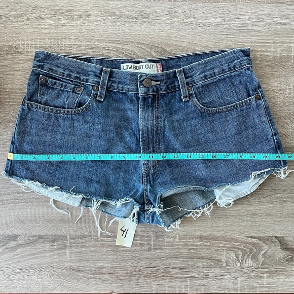 Vintage Levi's 527 medium rise denim cutoff shorts - Picture 4 of 12